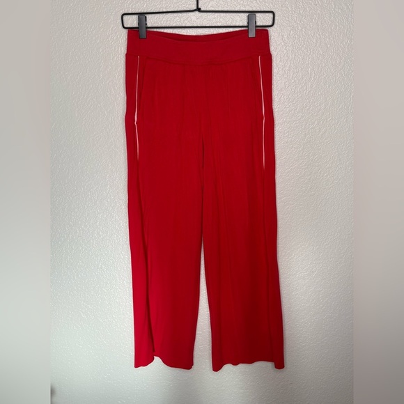 Alice+Olivia Big Feelings Slouchy Crewneck Sweatshirt & Lounge Pants Set - Picture 7 of 8